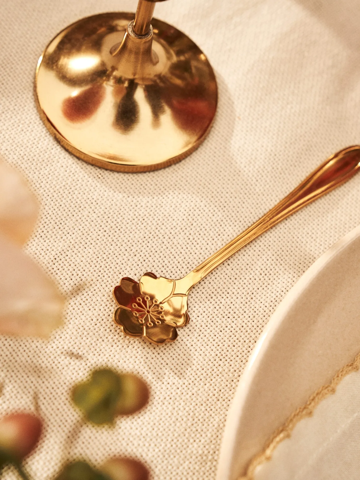 Søstrene Grene Service^Blomsterske