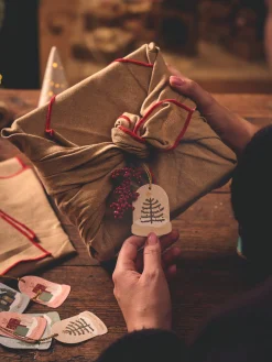 Søstrene Grene Jule­Indpakning|Gavepapir^Gaveindpakning I Stof