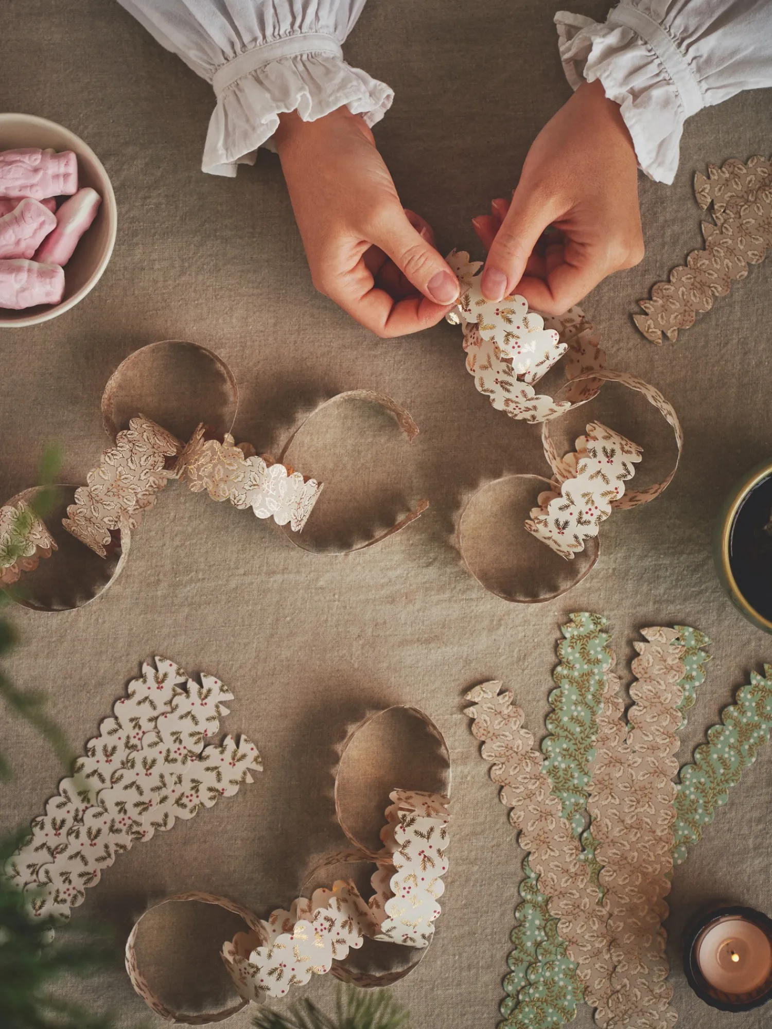 Søstrene Grene Julepynt|Dekoration^Guirlandestrimler I Papir