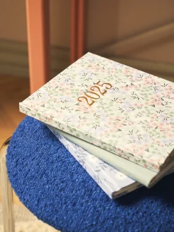 Søstrene Grene Papirvarer^Kalender 2025