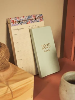 Søstrene Grene Papirvarer^Kalender 2025