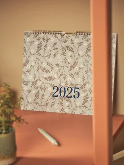 Søstrene Grene Papirvarer^Månedskalender 2025