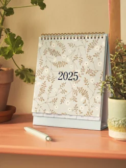 Søstrene Grene Papirvarer^Månedskalender Til Skrivebordet