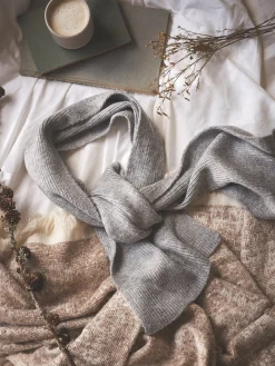 Søstrene Grene Øvrige^Strikket Tørklæde